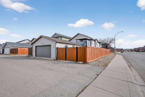 107 Keystone Terrace West, Lethbridge, AB - Outdoor