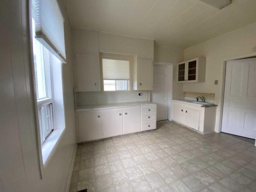 20630 25 Avenue, Bellevue, AB - Indoor