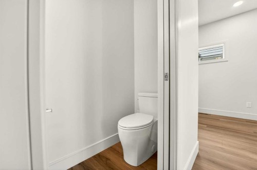 3109 44 Street South, Lethbridge, AB - Indoor Photo Showing Bathroom