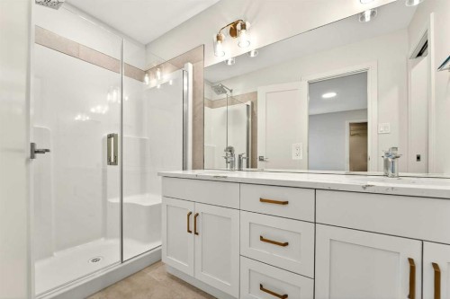 3109 44 Street South, Lethbridge, AB - Indoor Photo Showing Bathroom