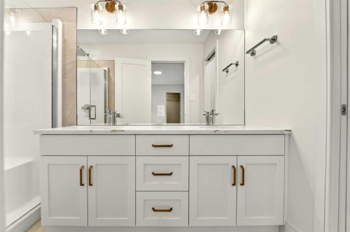 3109 44 Street South, Lethbridge, AB - Indoor Photo Showing Bathroom