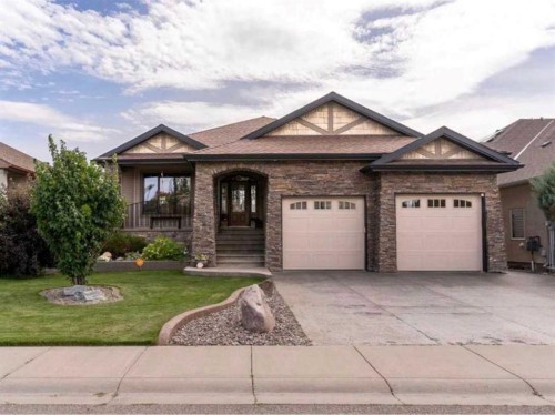 530 Canyon Cove WEST Lethbridge, AB T1K 2N4