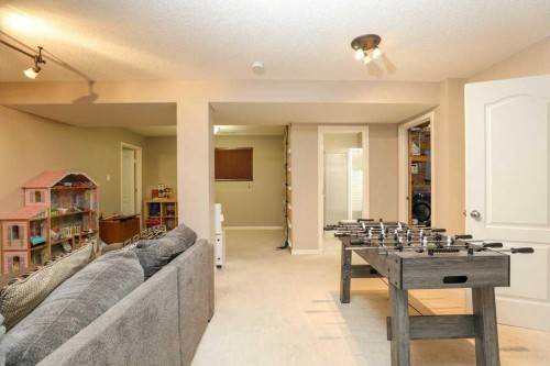 329 Grizzly Crescent North, Lethbridge, AB - Indoor