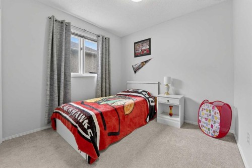 38 Harvard Crescent West, Lethbridge, AB - Indoor Photo Showing Bedroom