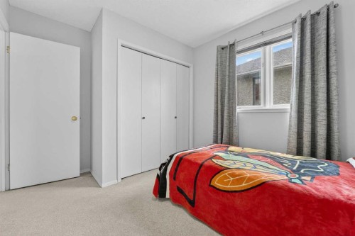 38 Harvard Crescent West, Lethbridge, AB - Indoor Photo Showing Bedroom