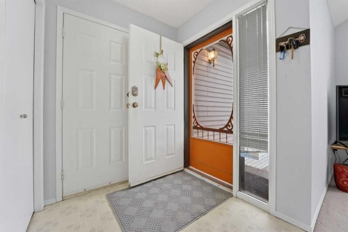 38 Harvard Crescent West, Lethbridge, AB - Indoor Photo Showing Other Room