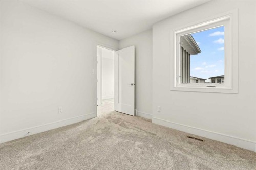 4517 31 Avenue South, Lethbridge, AB - Indoor Photo Showing Other Room