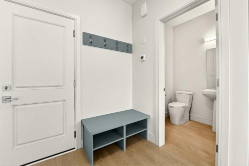 4517 31 Avenue South, Lethbridge, AB - Indoor Photo Showing Bathroom