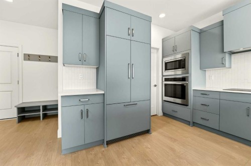 4517 31 Avenue South, Lethbridge, AB - Indoor Photo Showing Kitchen