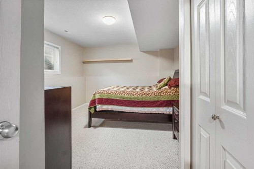 41 Heritage Circle West, Lethbridge, AB - Indoor Photo Showing Other Room