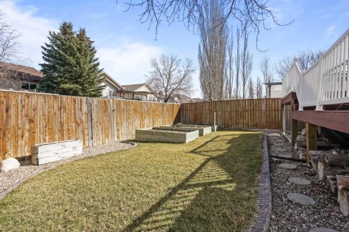 41 Heritage Circle West, Lethbridge, AB - Outdoor
