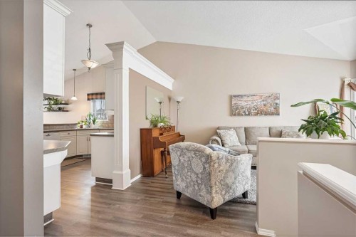 41 Heritage Circle West, Lethbridge, AB - Indoor Photo Showing Other Room