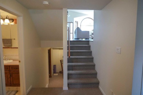 46 Heritage Place West, Lethbridge, AB - Indoor Photo Showing Other Room