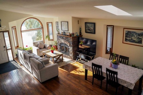 46 Heritage Place West, Lethbridge, AB - Indoor With Fireplace