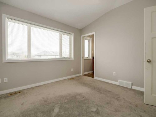 146 Silkstone Road West, Lethbridge, AB - Indoor Photo Showing Other Room
