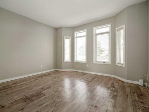 146 Silkstone Road West, Lethbridge, AB - Indoor Photo Showing Other Room