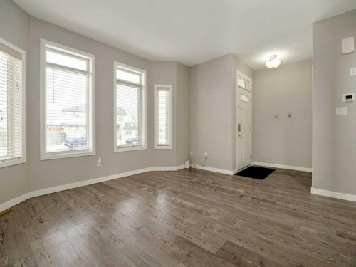 146 Silkstone Road West, Lethbridge, AB - Indoor Photo Showing Other Room