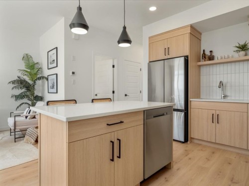 661 Blackwolf Boulevard North, Lethbridge, AB - Indoor Photo Showing Kitchen
