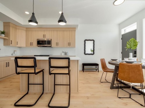 661 Blackwolf Boulevard North, Lethbridge, AB - Indoor Photo Showing Kitchen