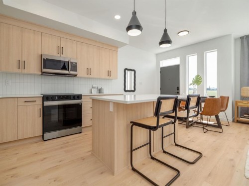 661 Blackwolf Boulevard North, Lethbridge, AB - Indoor Photo Showing Kitchen