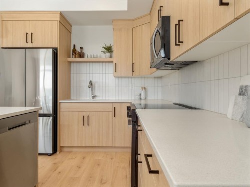 661 Blackwolf Boulevard North, Lethbridge, AB - Indoor Photo Showing Kitchen