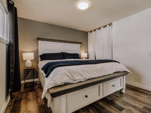 5327 3A Street West, Claresholm, AB - Indoor Photo Showing Bedroom