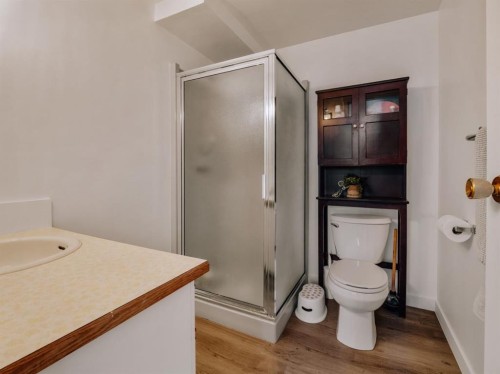 5327 3A Street West, Claresholm, AB - Indoor Photo Showing Bathroom