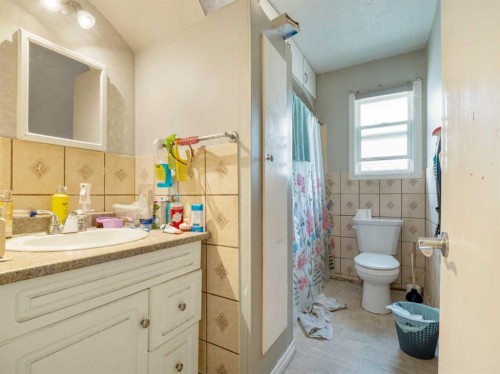 1508 19 Avenue, Coaldale, AB - Indoor Photo Showing Bathroom