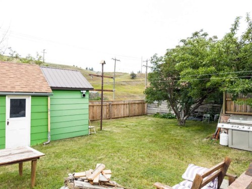 8301 20 Avenue, Coleman, AB 