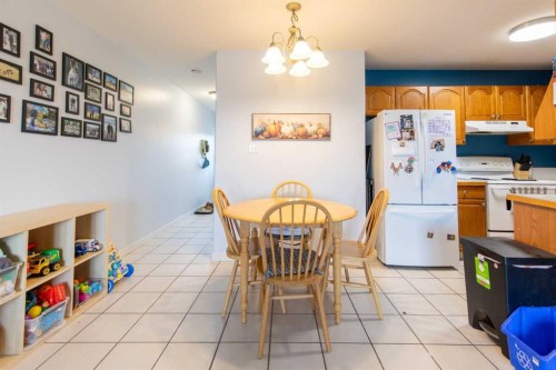 39 Blackfoot Boulevard West, Lethbridge, AB - Indoor