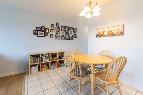 39 Blackfoot Boulevard West, Lethbridge, AB - Indoor Photo Showing Dining Room