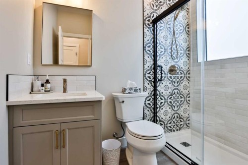 311 S 100 W, Raymond, AB - Indoor Photo Showing Bathroom