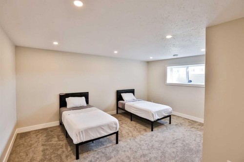 311 S 100 W, Raymond, AB - Indoor