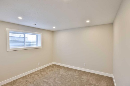 311 S 100 W, Raymond, AB - Indoor Photo Showing Other Room