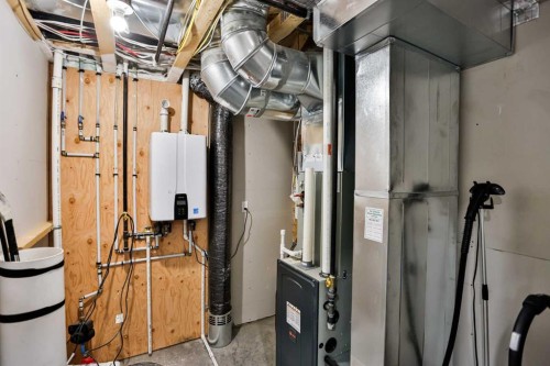 311 S 100 W, Raymond, AB - Indoor Photo Showing Basement