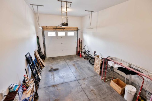 311 S 100 W, Raymond, AB - Indoor Photo Showing Garage