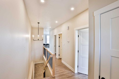 311 S 100 W, Raymond, AB - Indoor Photo Showing Other Room