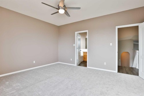 147 Heritage Circle West, Lethbridge, AB - Indoor Photo Showing Other Room