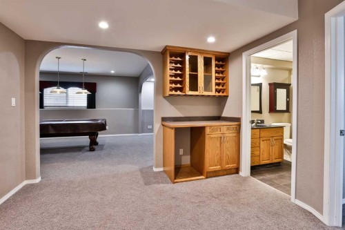 147 Heritage Circle West, Lethbridge, AB - Indoor Photo Showing Other Room