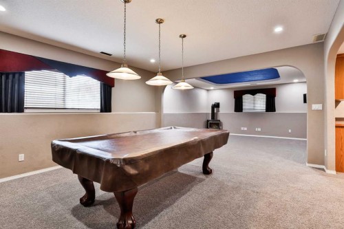 147 Heritage Circle West, Lethbridge, AB - Indoor Photo Showing Other Room