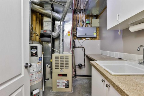 147 Heritage Circle West, Lethbridge, AB - Indoor Photo Showing Basement
