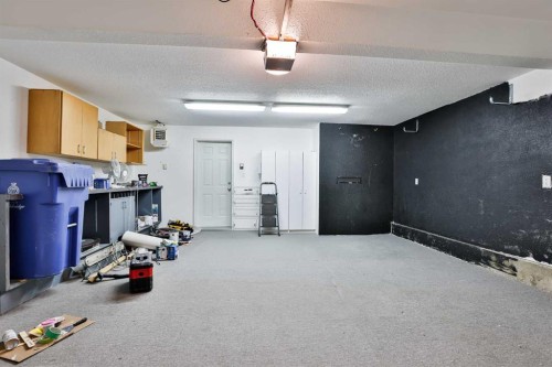 147 Heritage Circle West, Lethbridge, AB - Indoor