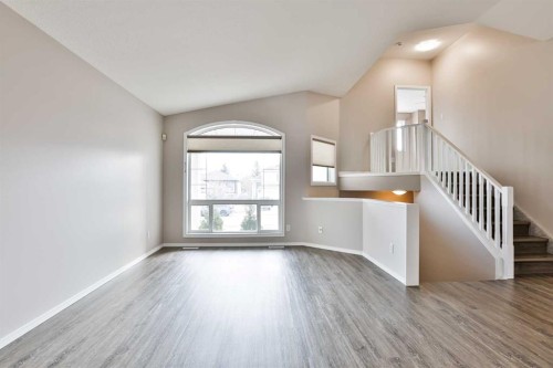 147 Heritage Circle West, Lethbridge, AB - Indoor Photo Showing Other Room