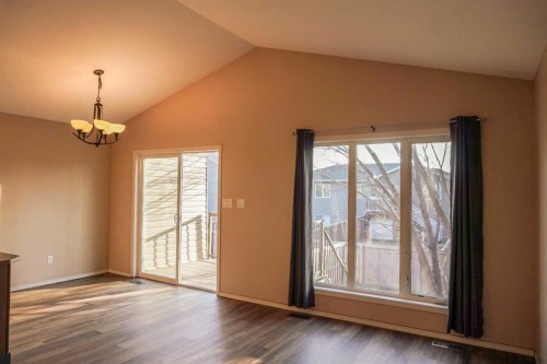 721 Silkstone Close West, Lethbridge, AB - Indoor Photo Showing Other Room