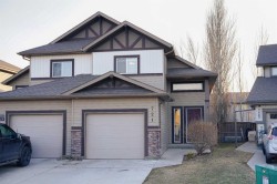 721 Silkstone Close WESTLethbridge, AB T1J 4B9