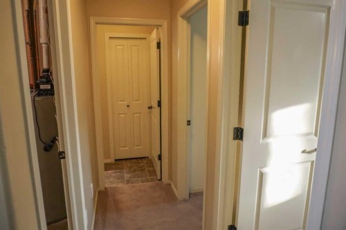 721 Silkstone Close West, Lethbridge, AB - Indoor Photo Showing Other Room