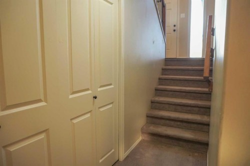 721 Silkstone Close West, Lethbridge, AB - Indoor Photo Showing Other Room