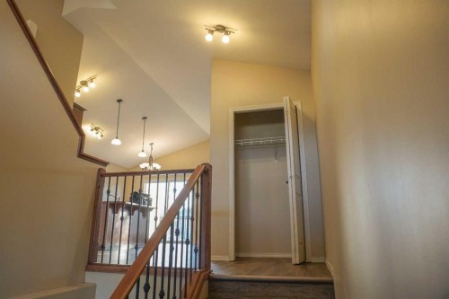 721 Silkstone Close West, Lethbridge, AB - Indoor Photo Showing Other Room