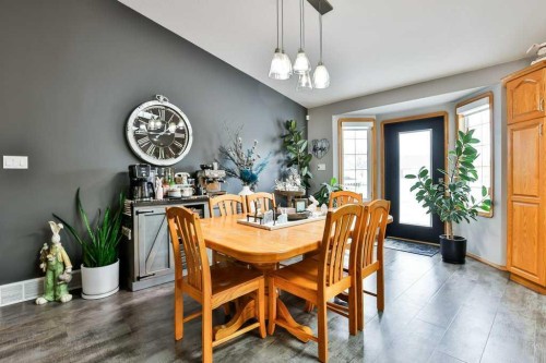 4615 60 Avenue, Taber, AB - Indoor Photo Showing Dining Room