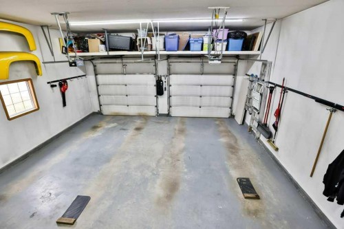 4615 60 Avenue, Taber, AB - Indoor Photo Showing Garage